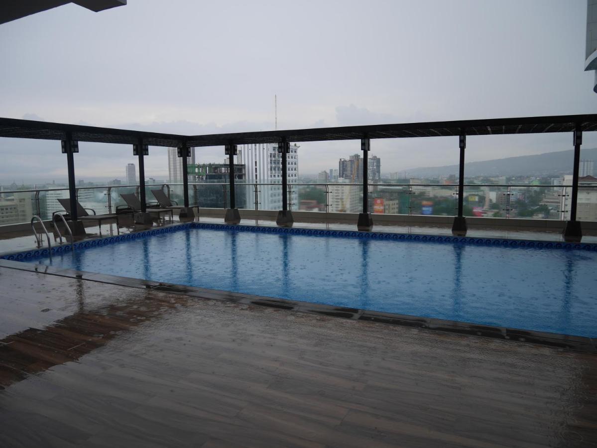 Trillium Residences Ayala Cebu Stadt Exterior foto